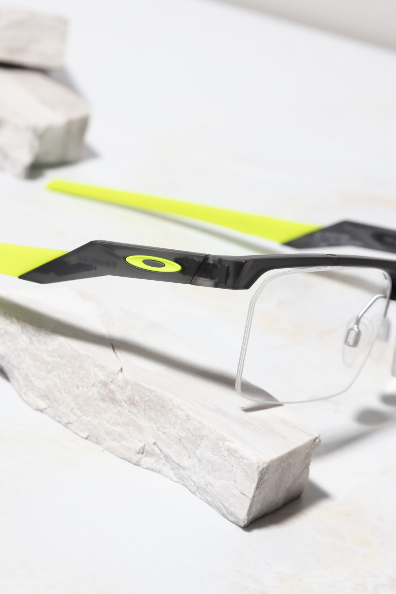 OAKLEY COUPLER