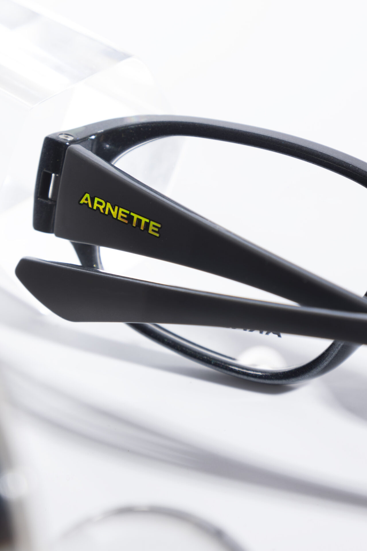 ARNETTE